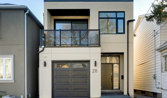 Modern House in Toronto by Lima Architects